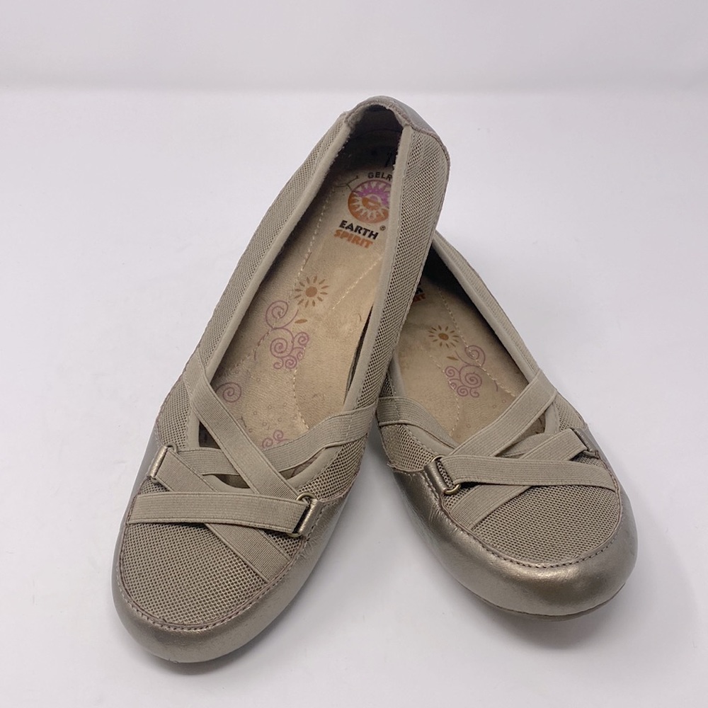 Earth Spirit Gelron Beige Gold Closed Toe Slip On Flat Shoes Size 10